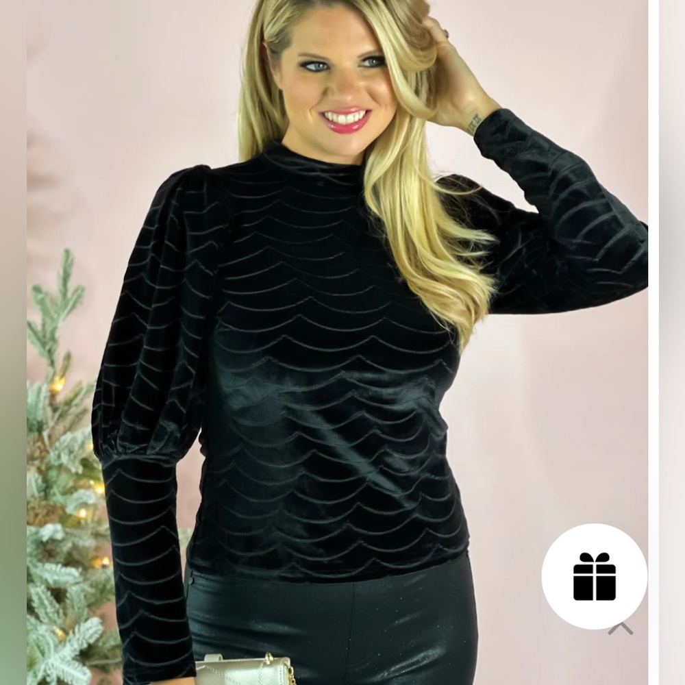 THML textured wave velvet puff sleeve top